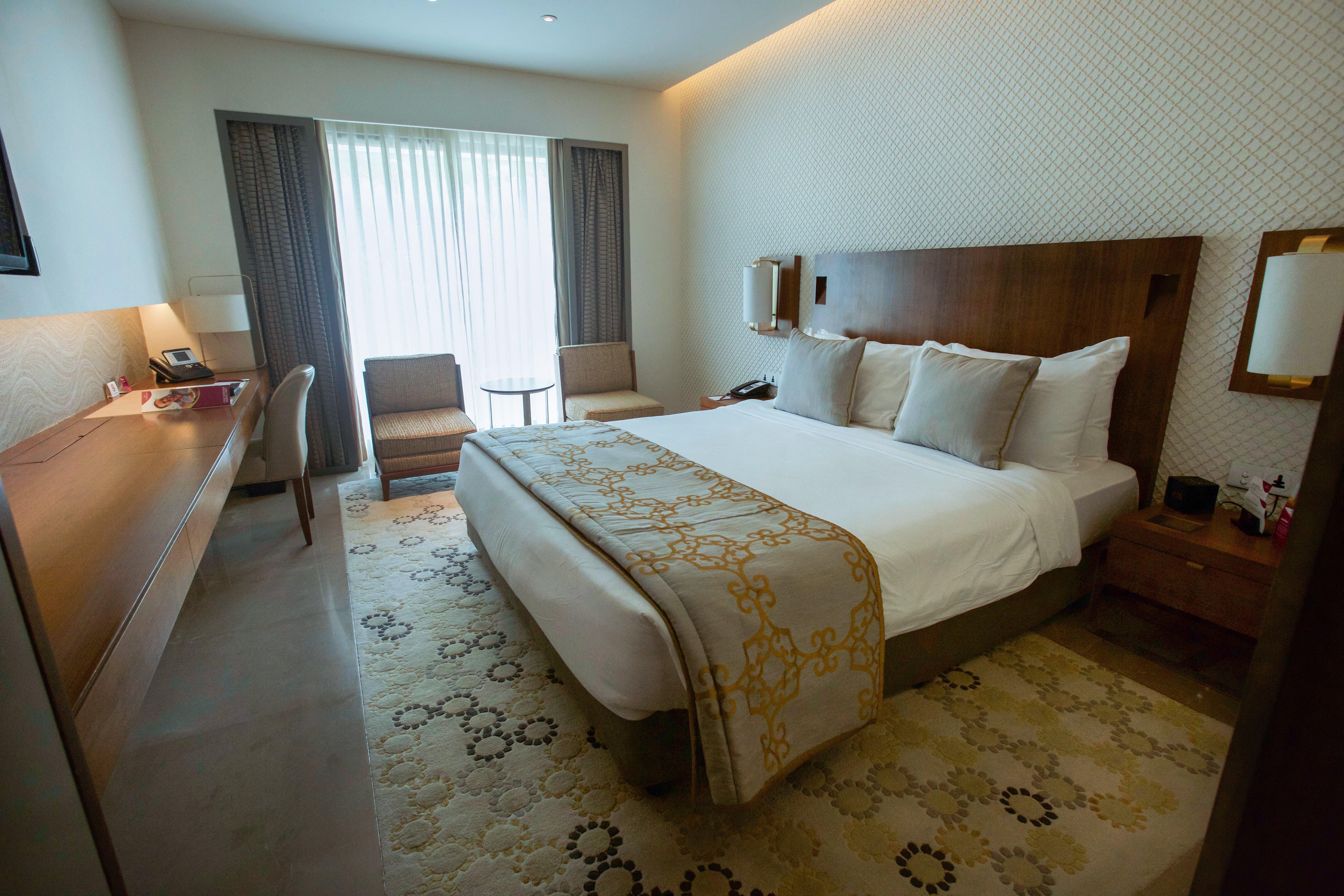 Crowne Plaza Chennai Adyar Park, An Ihg Hotel Экстерьер фото A room at the Taj Bengal