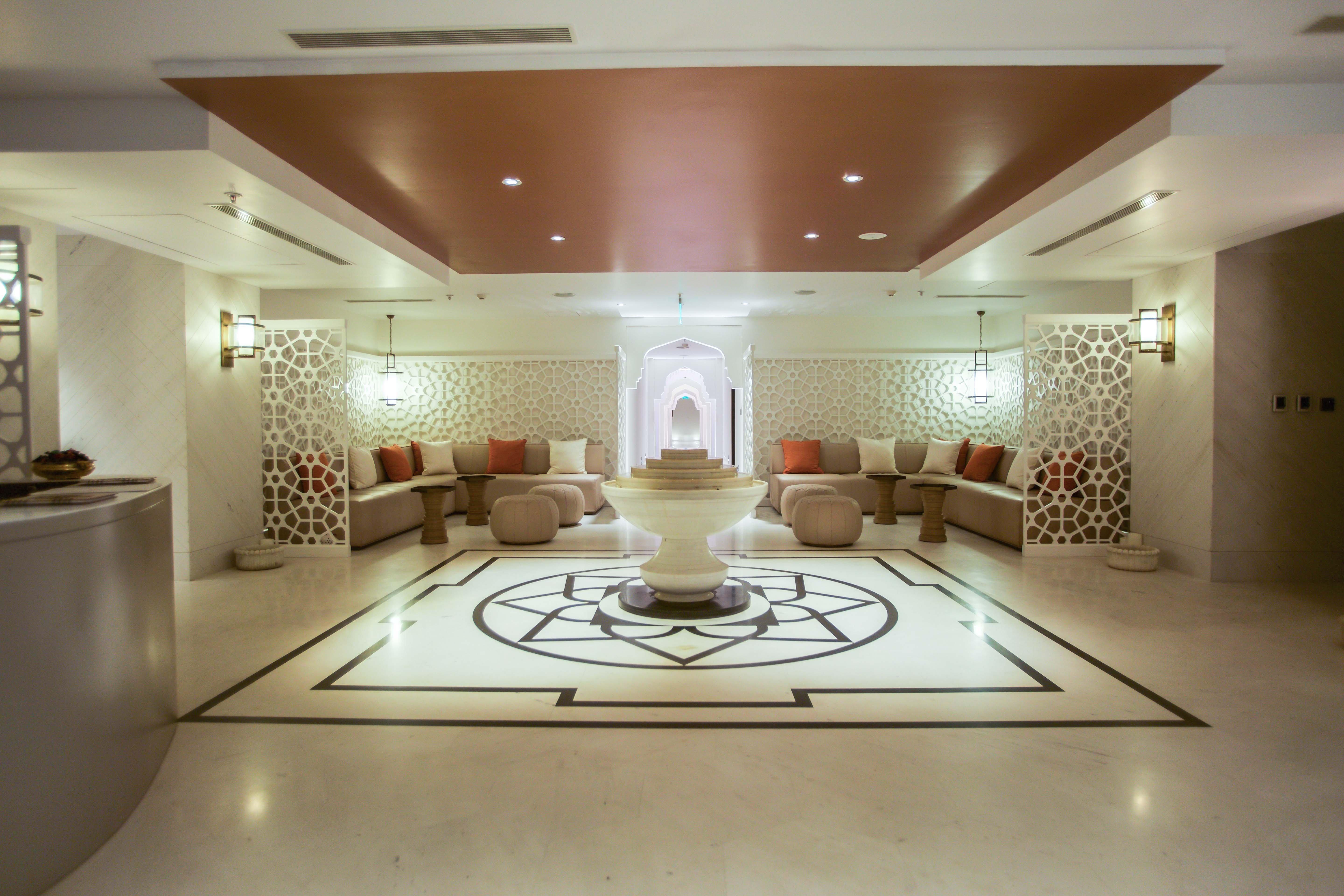 Crowne Plaza Chennai Adyar Park, An Ihg Hotel Экстерьер фото The spa at the Taj Mahal Palace, Mumbai