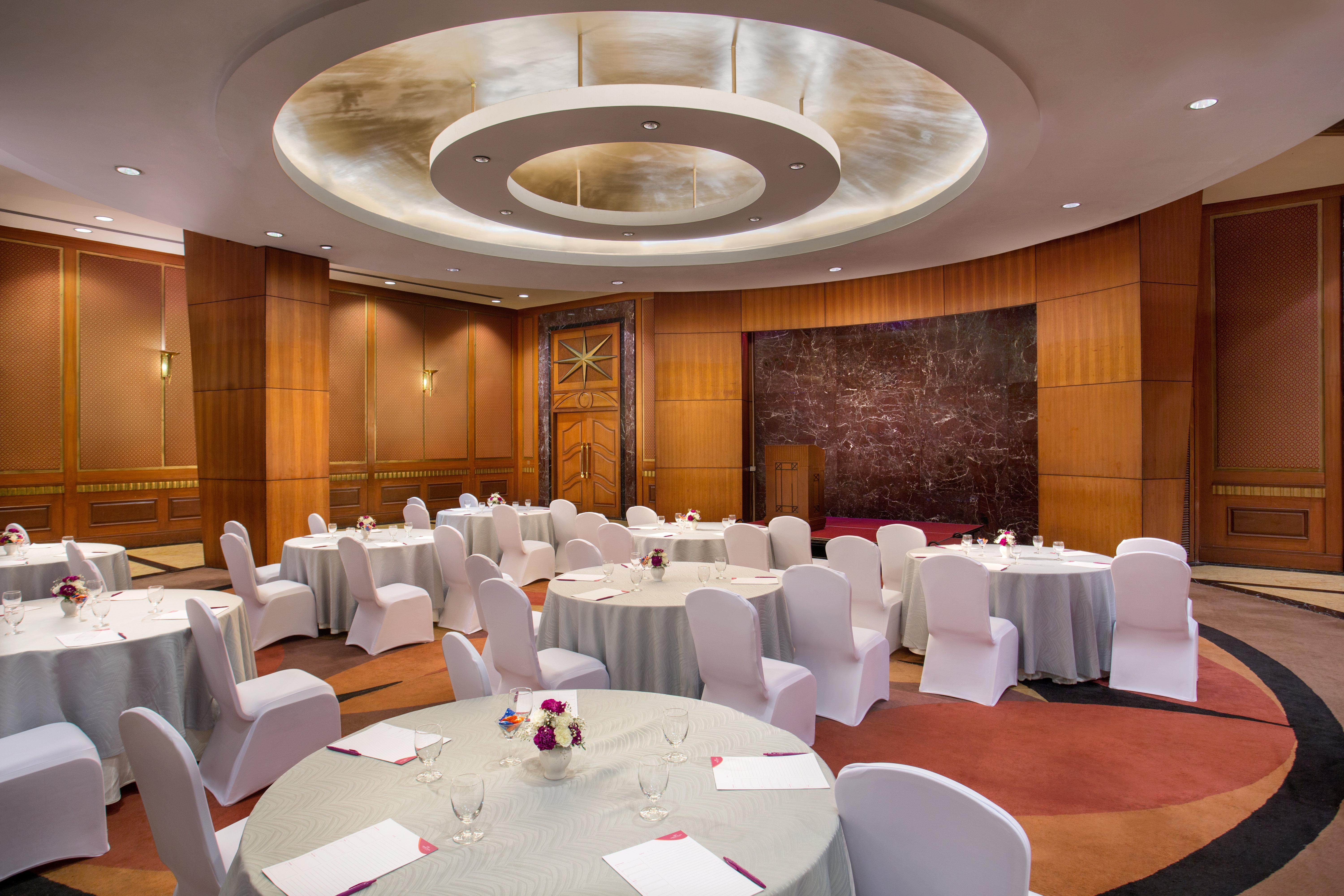 Crowne Plaza Chennai Adyar Park, An Ihg Hotel Экстерьер фото The ballroom