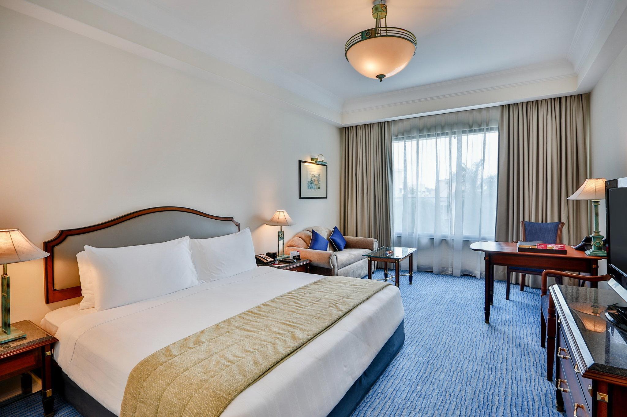 Crowne Plaza Chennai Adyar Park, An Ihg Hotel Экстерьер фото A room at the hotel