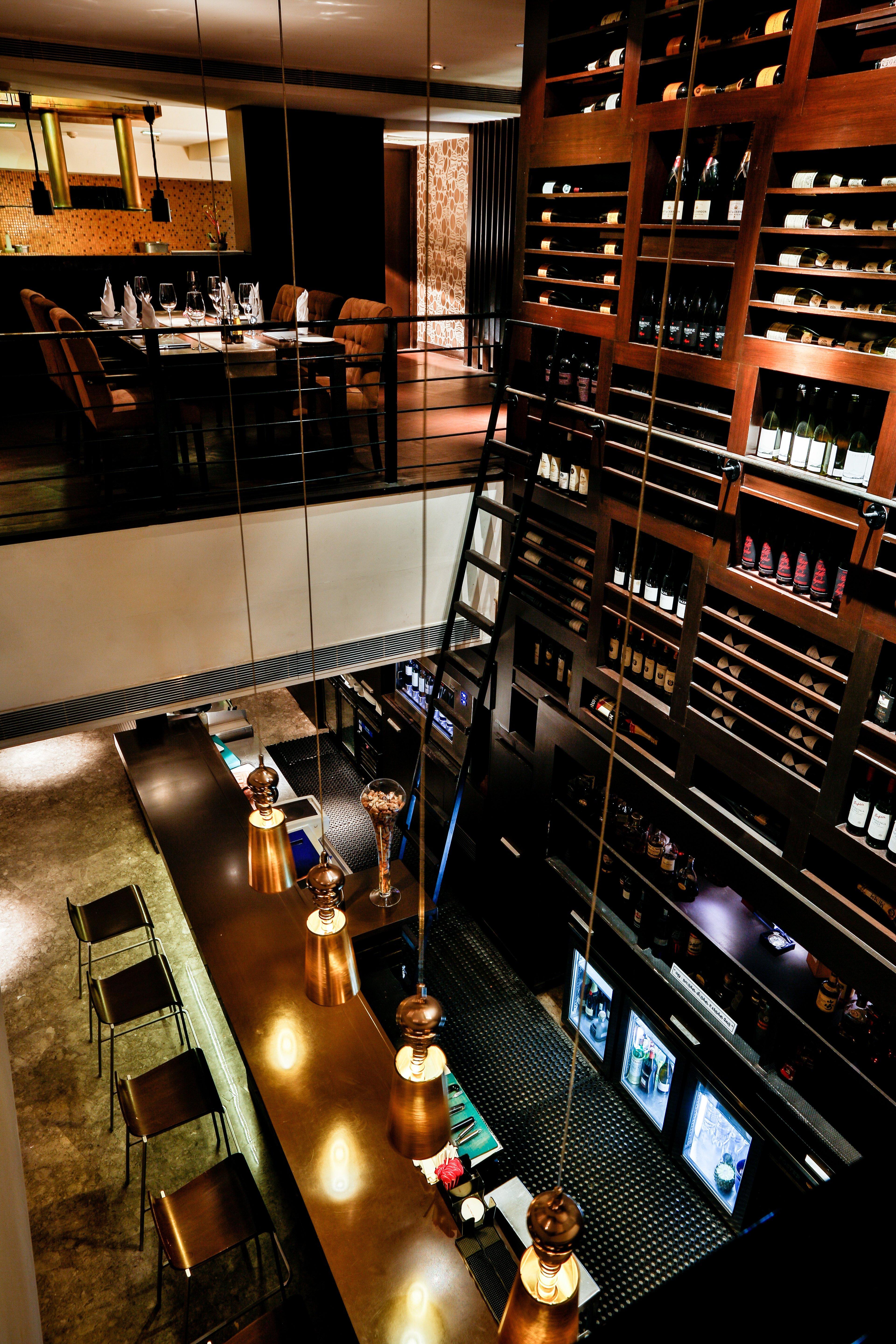 Crowne Plaza Chennai Adyar Park, An Ihg Hotel Экстерьер фото Wine bar in Hong Kong